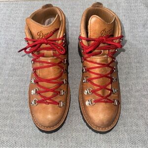 Men's Danner Mountain Light Cascade Clovis 31528 Goretex Boots Size 8.5 EE NWOB